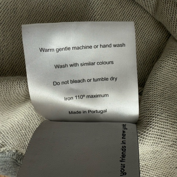 Pyer Moss Ebroidered Logo Crop Kangaroo Pocket Hoodie
100% Cotton Size Small - Picture 6 of 12